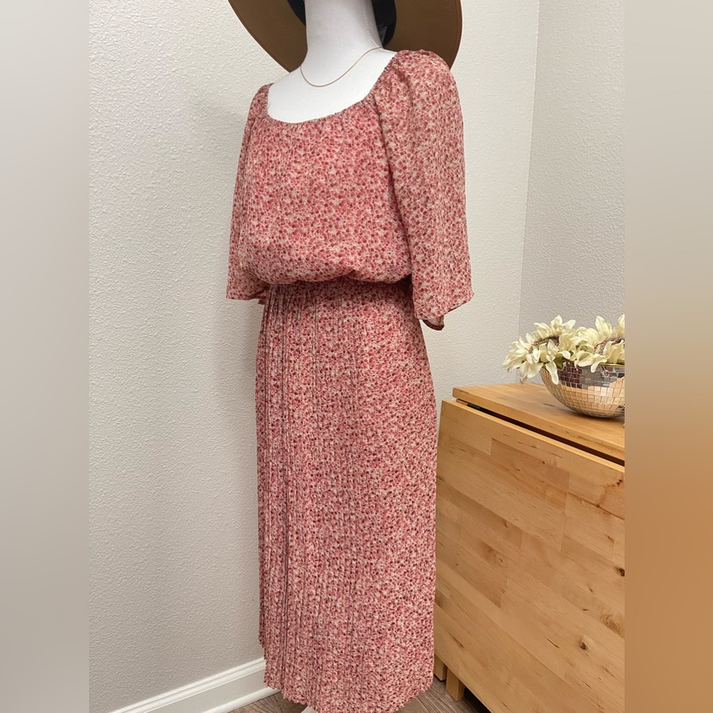 Plus Size Floral Pleated Dress